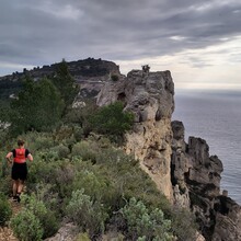 Chloé Laisné, Nicolas Lemoine - La traversée du Parc National des Calanques (France)