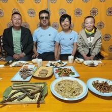 Catherine Y. Sun, Eric Y. Xin - Around Qinghai Lake (China)