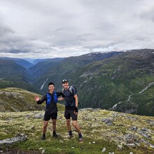 Jin Hui Zhang, Frederik Emil Juul - OMVEIEN