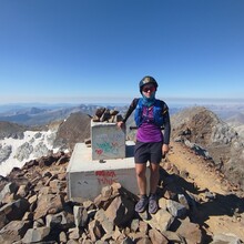 Charline Bancon - Montée au Vignemale depuis le barrage d'Ossoue (France)