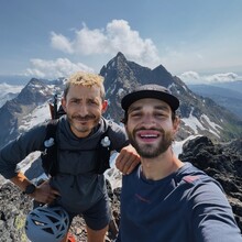 Lukas Mann, Jan Dierckx - Cheam Range Traverse (BC, Canada)