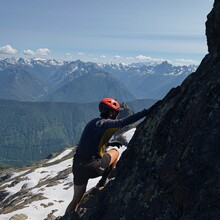 Lukas Mann, Jan Dierckx - Cheam Range Traverse (BC, Canada)