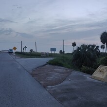 Ariana Almanza, Gustavo Rodriguez - Galveston Island (Salty Scrimp 50k) (TX)