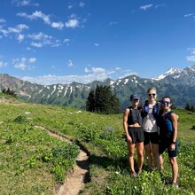 Andrea Scott, Xana Bartlett, Maryn Juergens - White Pass to Pilot Ridge Loop (WA)