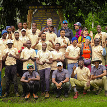 Lindsey Churchill (aka Bell), Kelly Saunders, Dagne Taylor, Stuart Holmes, Joseph Mrope, Gaudence Lekule, Victor Oisso, Razack Buu - Kilimanjaro (Tanzania)