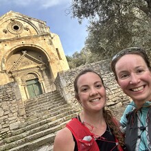 Anouk van de Coevering, Noor van der Veen - Alpilles traverse (France)