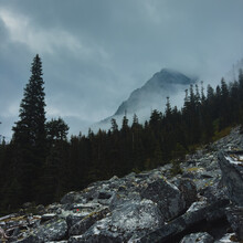Lukas Mann - Lindeman Greendrop Flora Lakes Loop (BC, Canada)