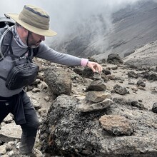 Lindsey Churchill (aka Bell), Kelly Saunders, Dagne Taylor, Stuart Holmes, Joseph Mrope, Gaudence Lekule, Victor Oisso, Razack Buu - Kilimanjaro (Tanzania)