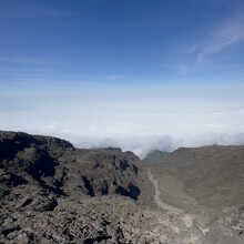 Lindsey Churchill (aka Bell), Kelly Saunders, Dagne Taylor, Stuart Holmes, Joseph Mrope, Gaudence Lekule, Victor Oisso, Razack Buu - Kilimanjaro (Tanzania)