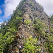 Dylan Cotton, Rozie Breslin, Nandor Szotak - Wai'anae Summit Trail (HI)