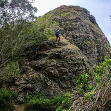 Dylan Cotton, Rozie Breslin, Nandor Szotak - Wai'anae Summit Trail (HI)
