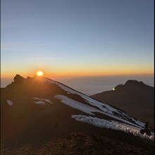 Lindsey Churchill (aka Bell), Kelly Saunders, Dagne Taylor, Stuart Holmes, Joseph Mrope, Gaudence Lekule, Victor Oisso, Razack Buu - Kilimanjaro (Tanzania)