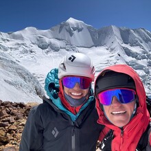 Karina Carsolio, Hillary Gerardi - Illimani Normal Route