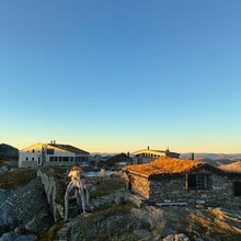Gautier Claudon - Dale - Voss passing all the DNT cabins.