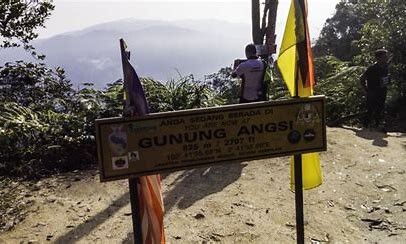 Gunung Angsi Loop Malaysia Fastest Known Time