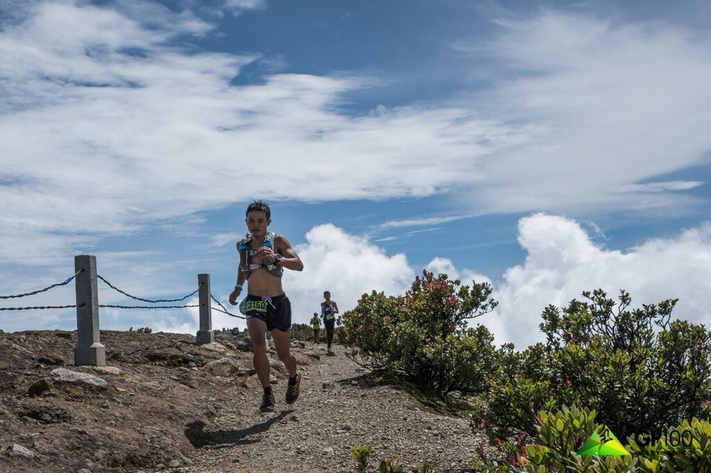 Mt Gede & Mt Pangrango (Indonesia) | Fastest Known Time