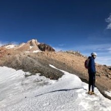 Tayler Hockett and Brad Butterfield / Mt Shasta ascent from town FKT